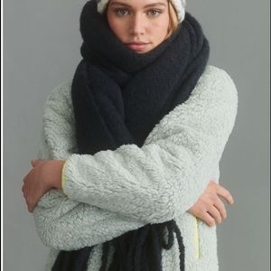 Bonnie Fringed Black Wrap Scarf